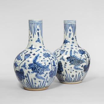 A PAIR OF LARGE CHINESE BLUE AND WHITE VASES DECORATED WITH FISH. TIANQUIPING STYLE, 20TH CENTURY