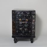 A late 18th/early 19th century Chinese export lac-burgaute tea box in fine condition on a later stand with turned feet.