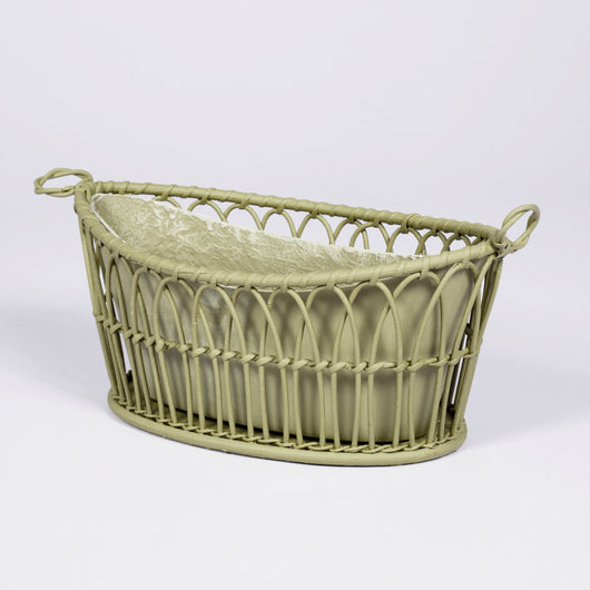 A handmade Regency-style oval basket and liner - Fern.